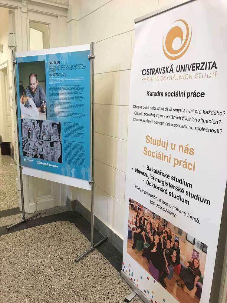 Fotografie z Vernisáže Pracuji v sociálních službách a jsem na to hrdýá.